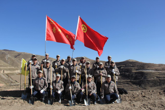 有一種奉獻(xiàn)叫“五四精神”，有一種擔(dān)當(dāng)叫“青年突擊隊(duì)”